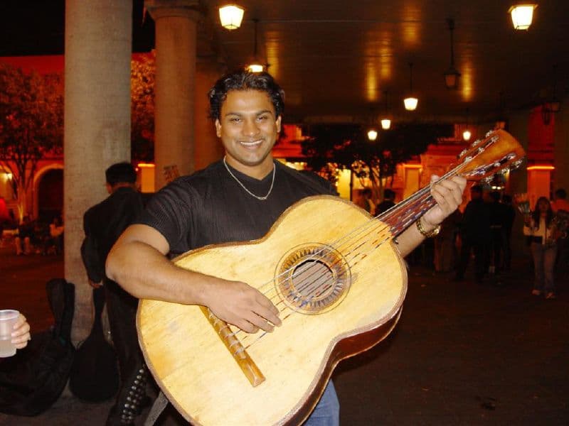 Guitarrón — archival photograph